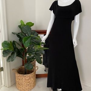 Veronica M. Essentials - Black off shoulder maxi.